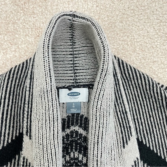 Old Navy Women's Aztec Print Open Cardigan Sweater size Large in Black & Grey - Picture 5 of 9